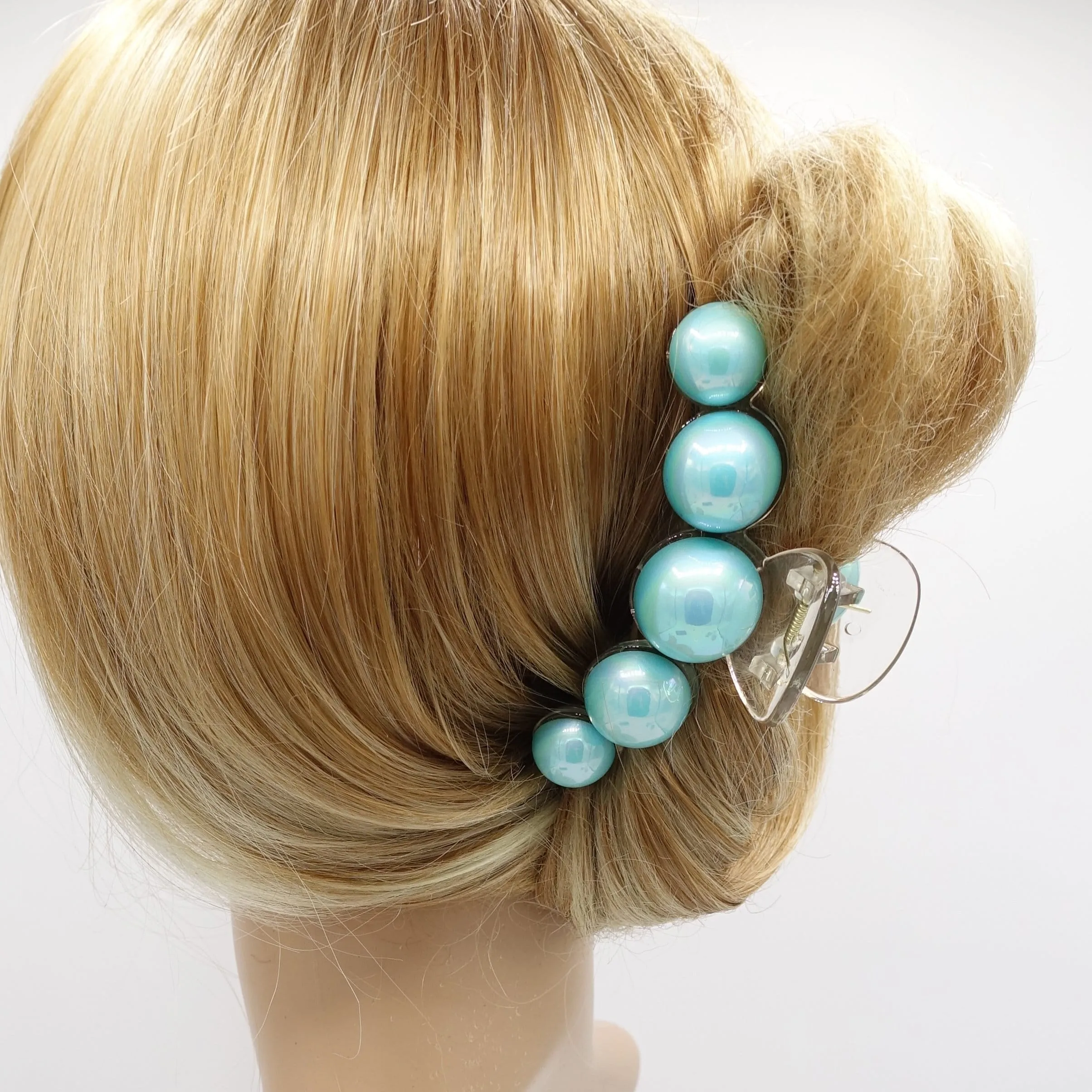 aurora pearl hair claw for women