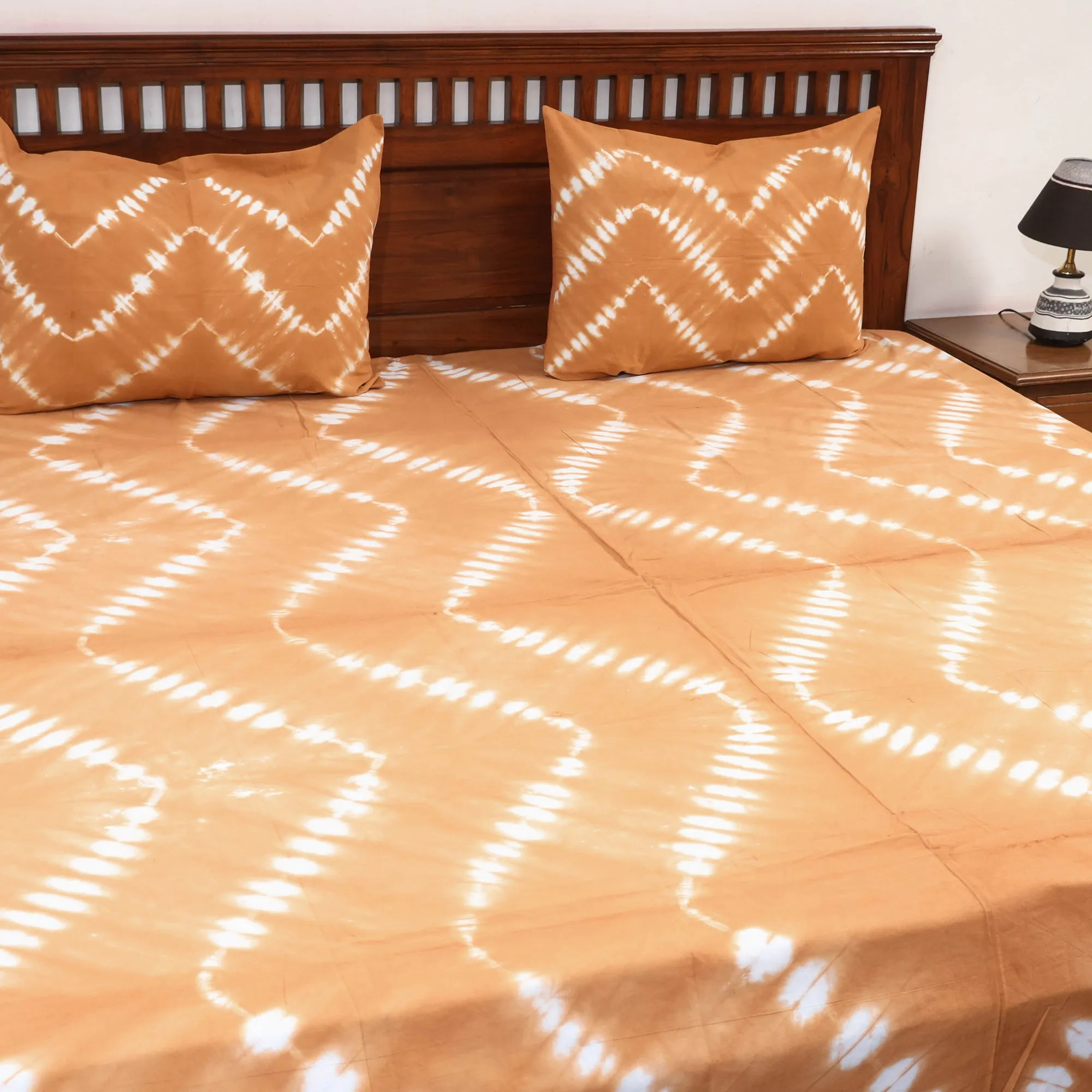 Brown - Shibori Tie-Dye Cotton Double Bed Cover with Pillow Covers (108 x 90 in)