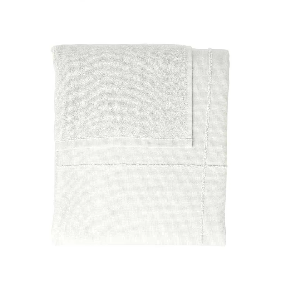 Calm Towel To Wrap - White