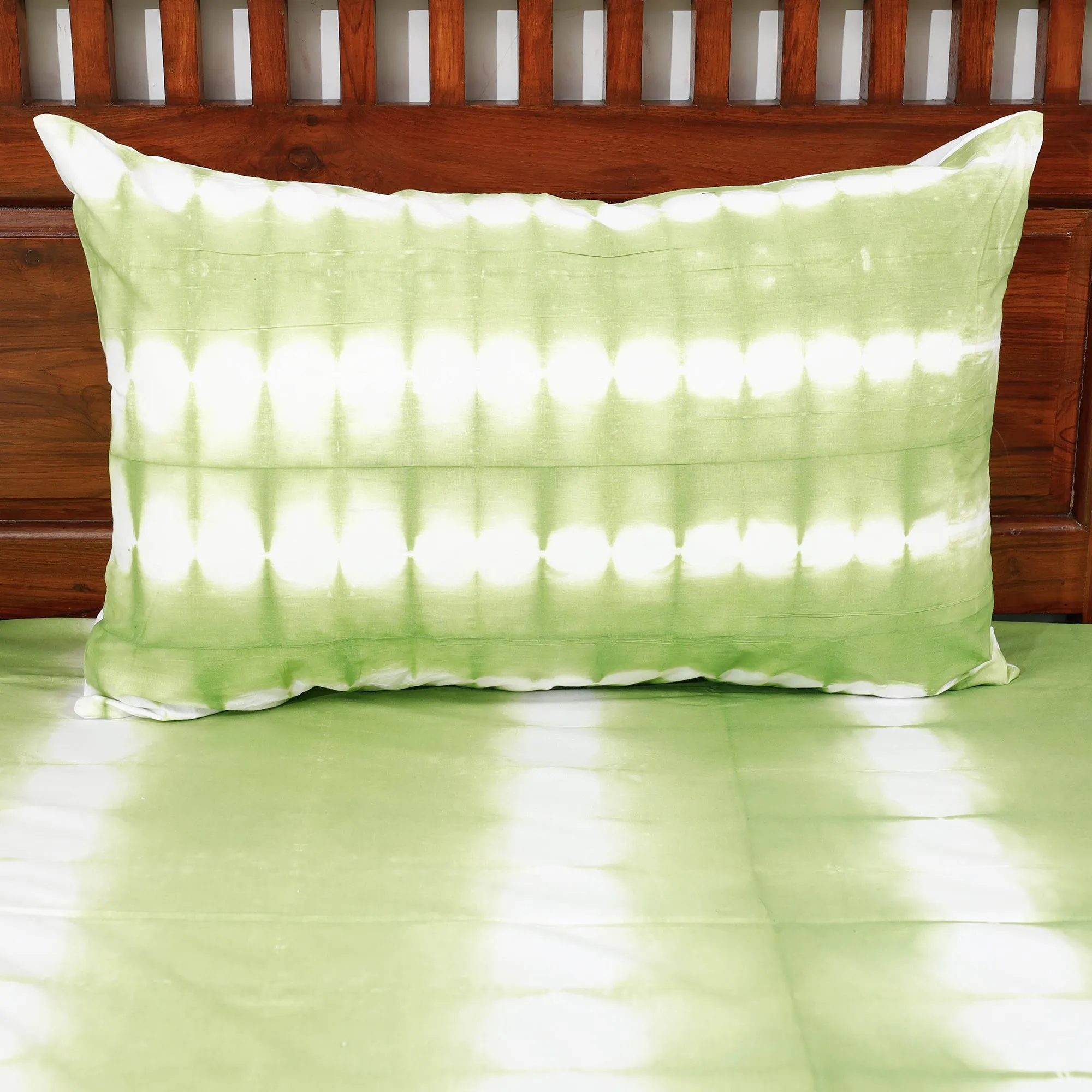 Green - Shibori Tie Dye Pure Cotton Double Bed Cover with Pillow Covers (108 x 90 in)