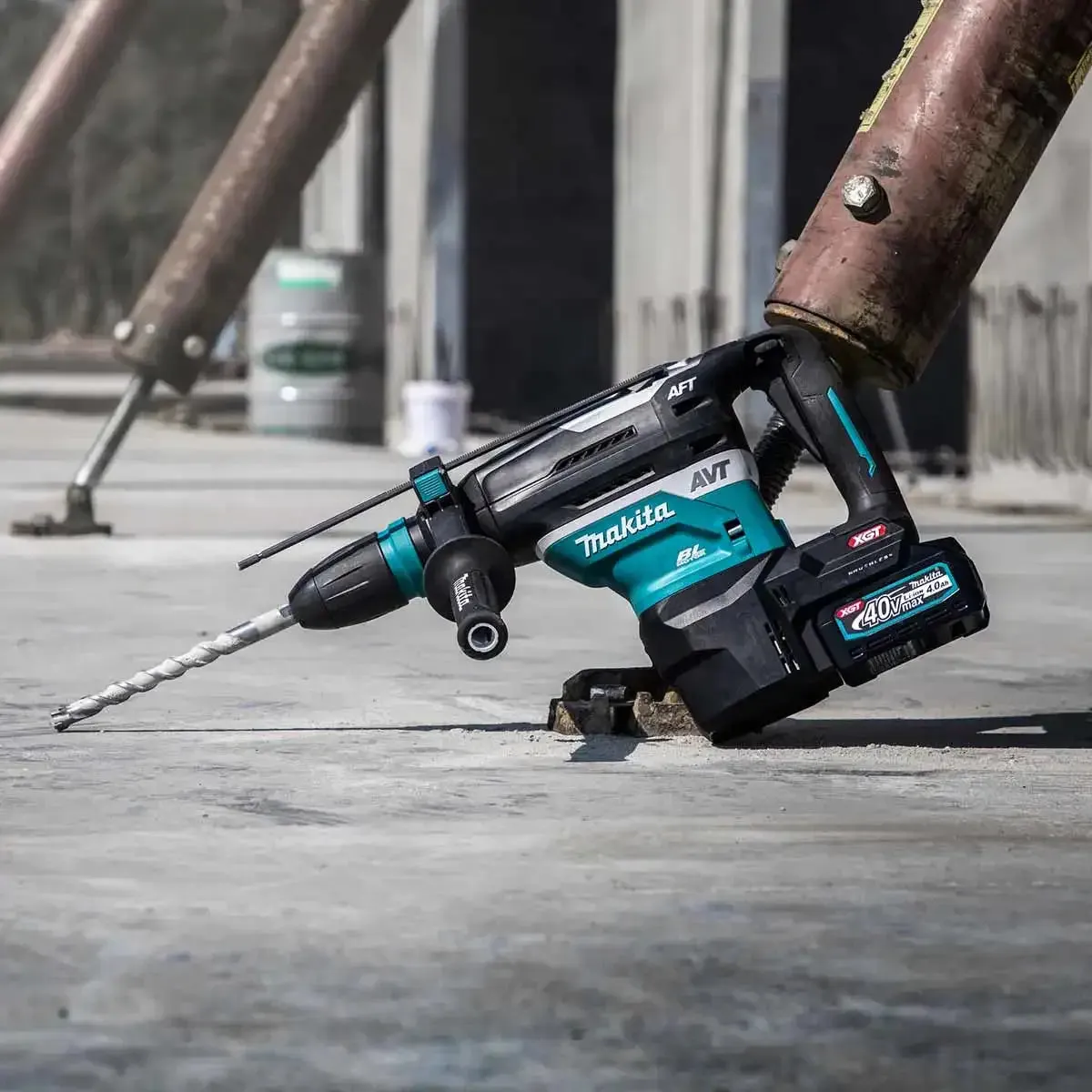 Makita 40V XGT Cordless 1-9/16 inch Rotary Hammer Kit