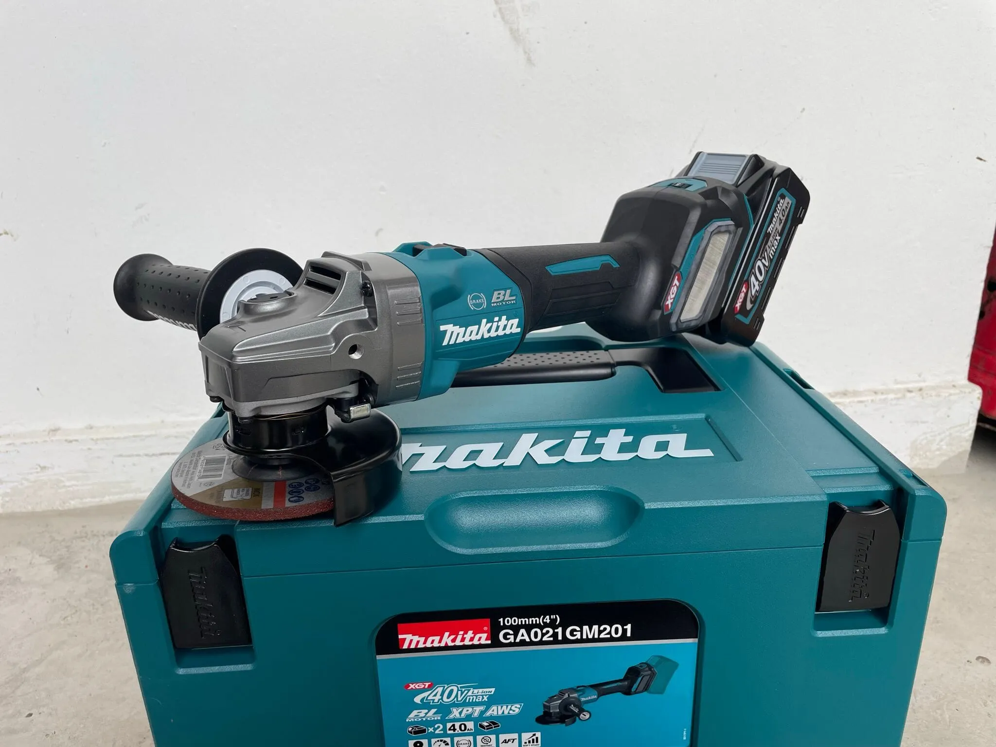 Makita 4" 40V Cordless Brushless Angle Grinder GA021GM201 Come With 4.0Ah battery and Charger | Model : M-GA021GM201