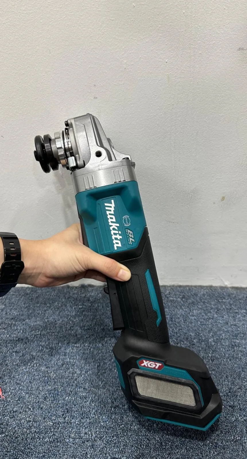 Makita GA029GM201(RM2J) Cordless Brushless Angle Grinder with Fast Charger (DC40RA), 4.0Ah Battery (BL4040) With Paddle Dead Man Switch | Model: M-GA029GM201 (OBSOLETED)