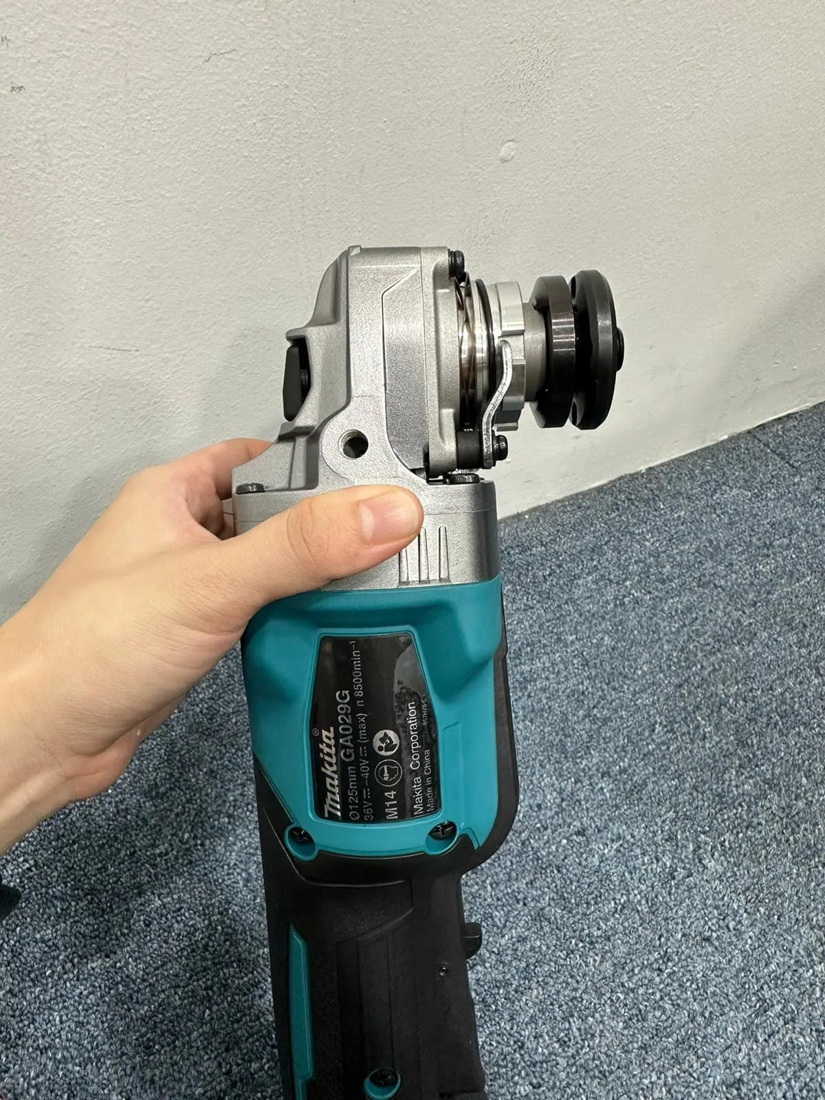 Makita GA029GM201(RM2J) Cordless Brushless Angle Grinder with Fast Charger (DC40RA), 4.0Ah Battery (BL4040) With Paddle Dead Man Switch | Model: M-GA029GM201 (OBSOLETED)