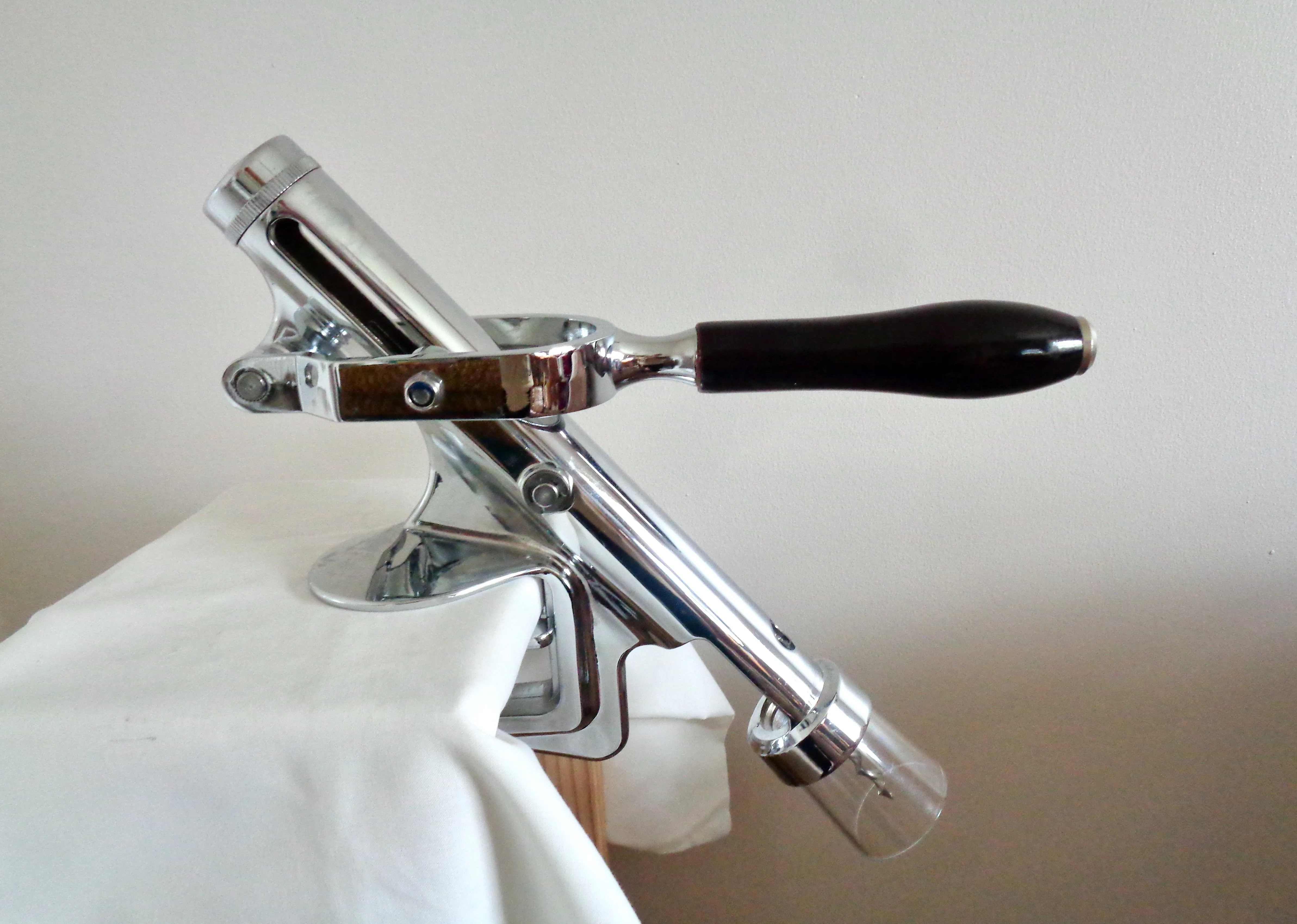 Table Clamp Mounted Wine Bottle Corkscrew