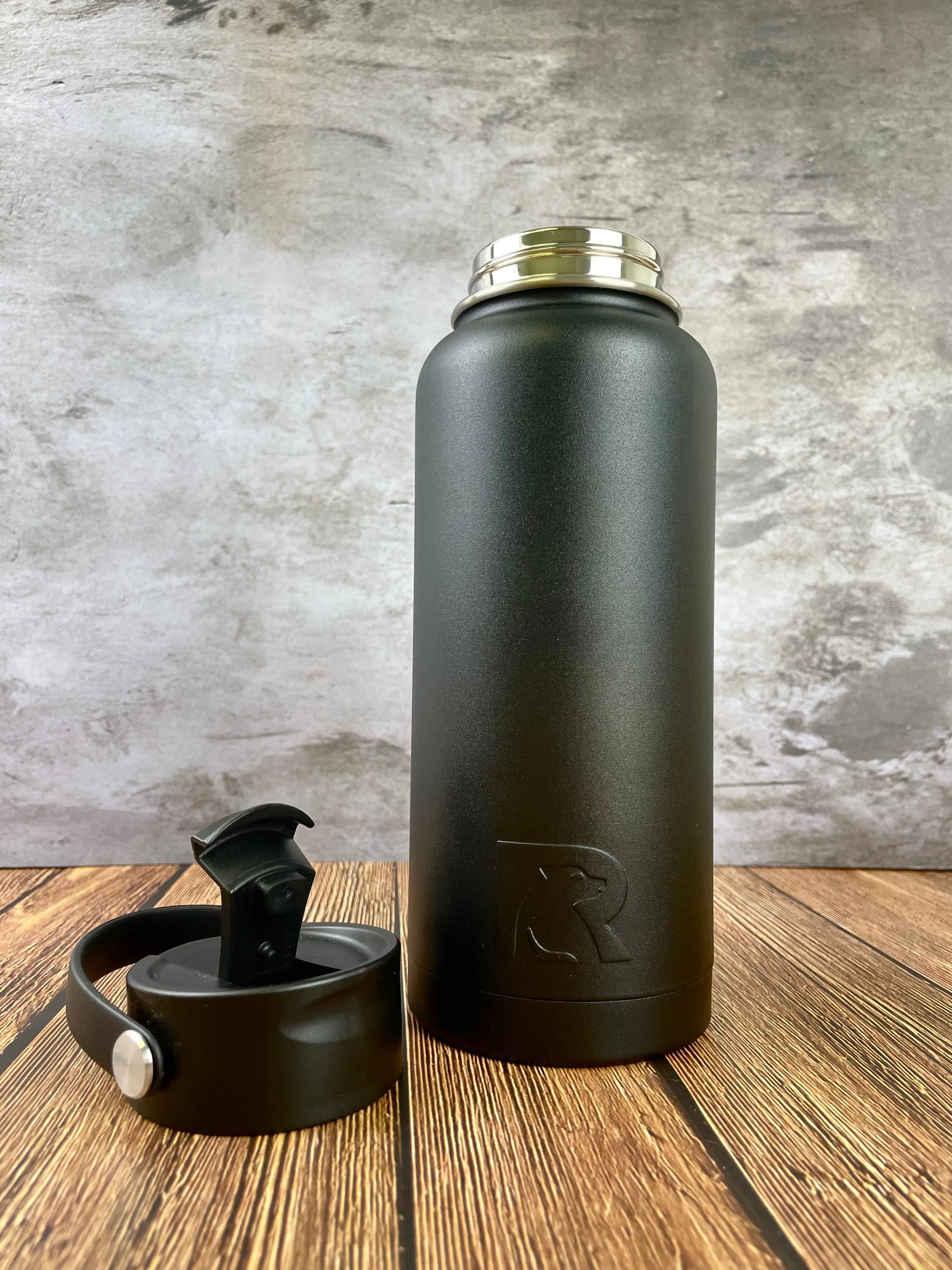 TCO RTIC 32oz Water Bottle