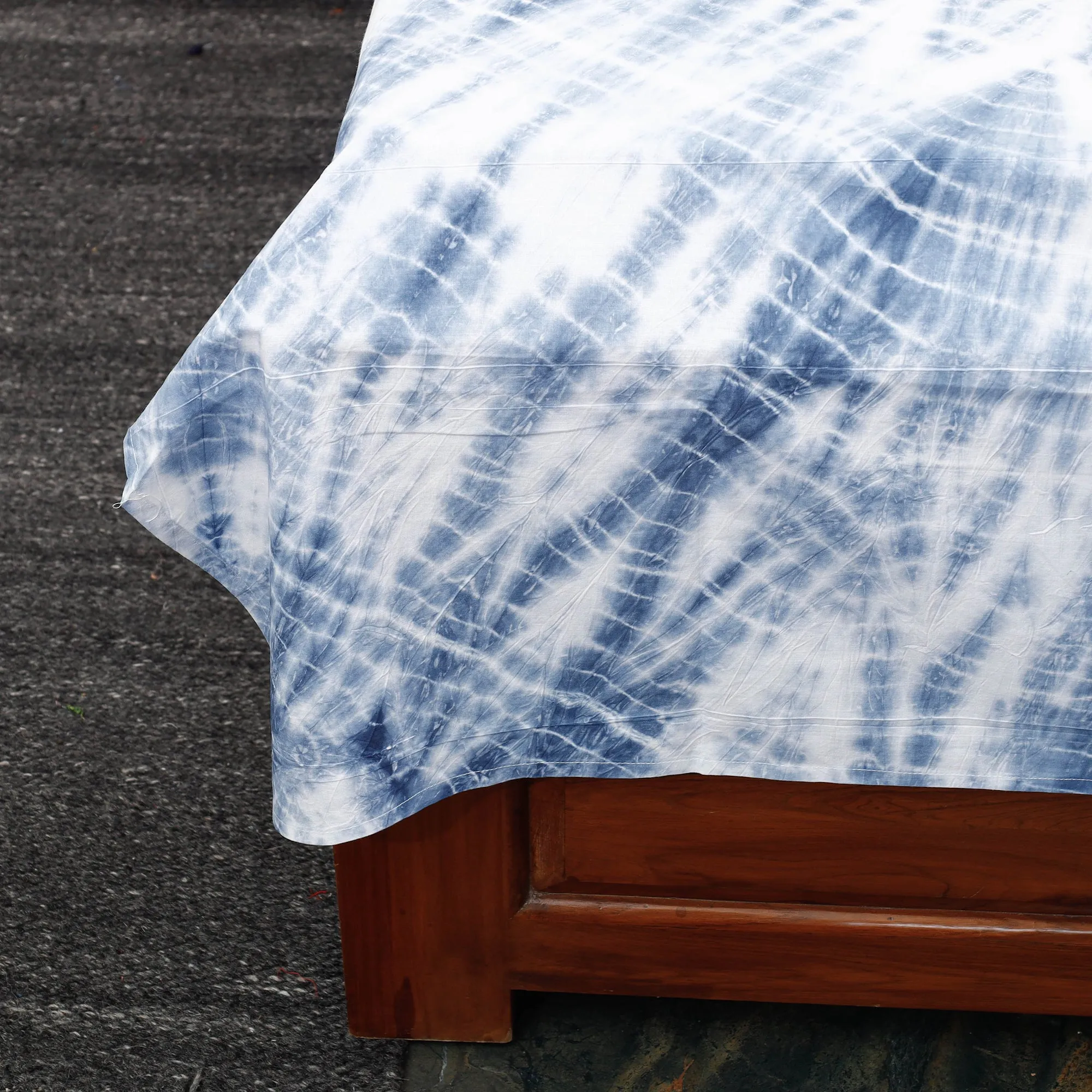 White - Shibori Tie-Dye Pure Cotton Single Bed Cover (90 x 60 in)